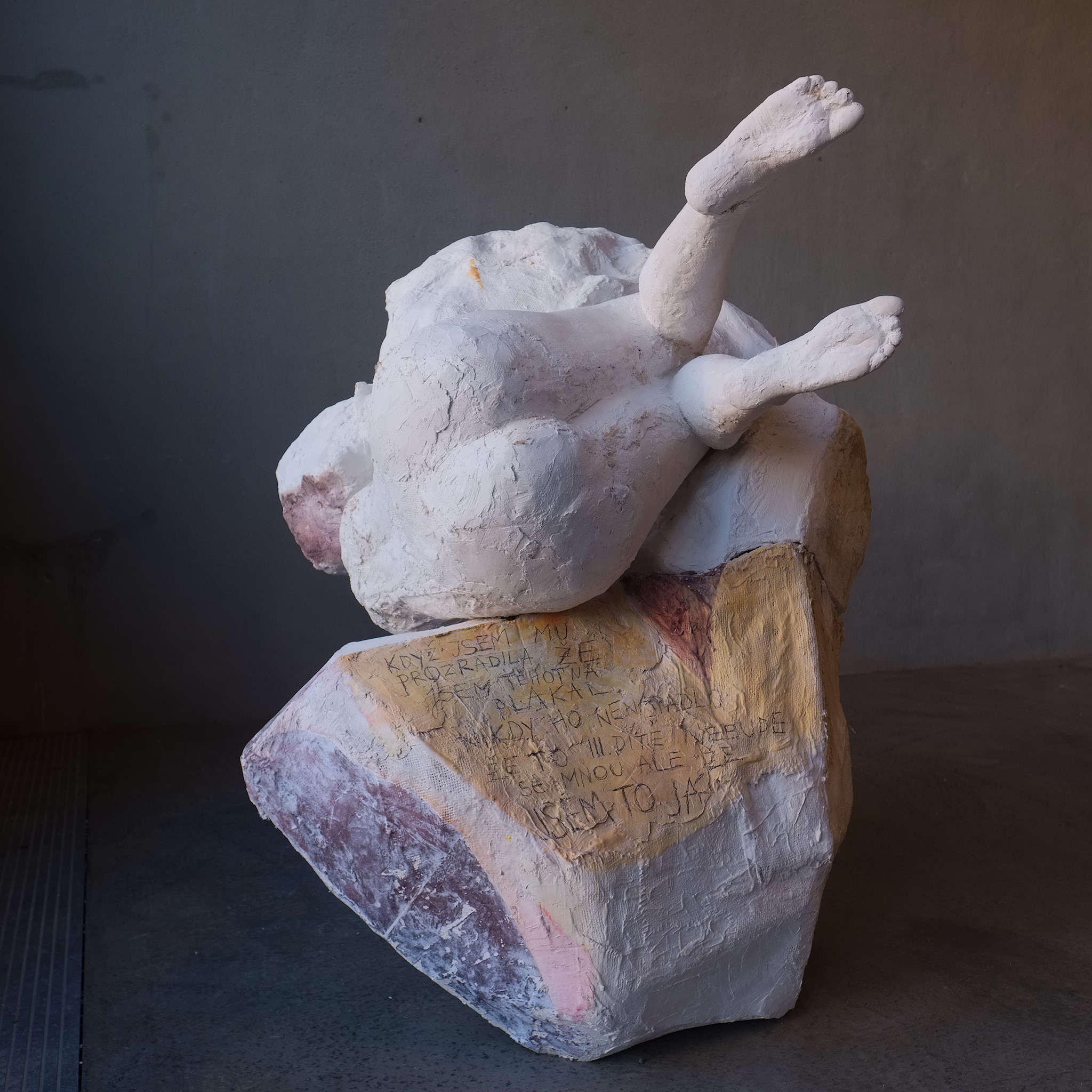 Katerina Komm: sculpture, PRÁCE: Ztraceno v překladu